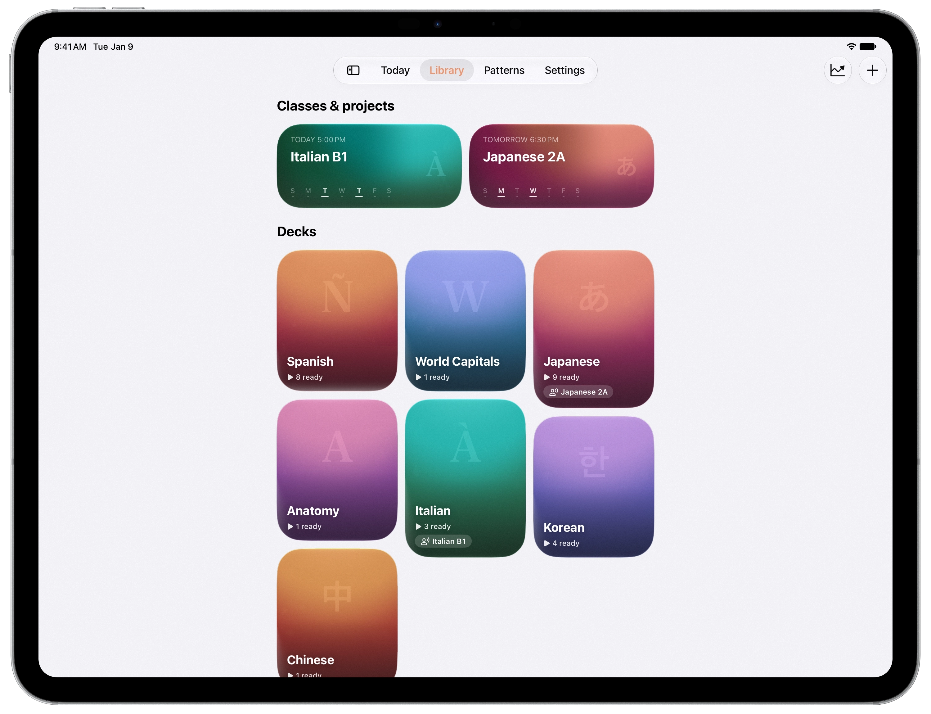 The iPad library in landscape shows Italian B1 and Japanese 2A classes side by side. Seven decks sit below, including World Capitals and Anatomy.